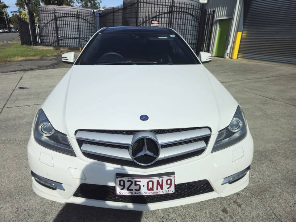 2013 Mercedes-Benz c180 w204 automatic coupe 3.jpg